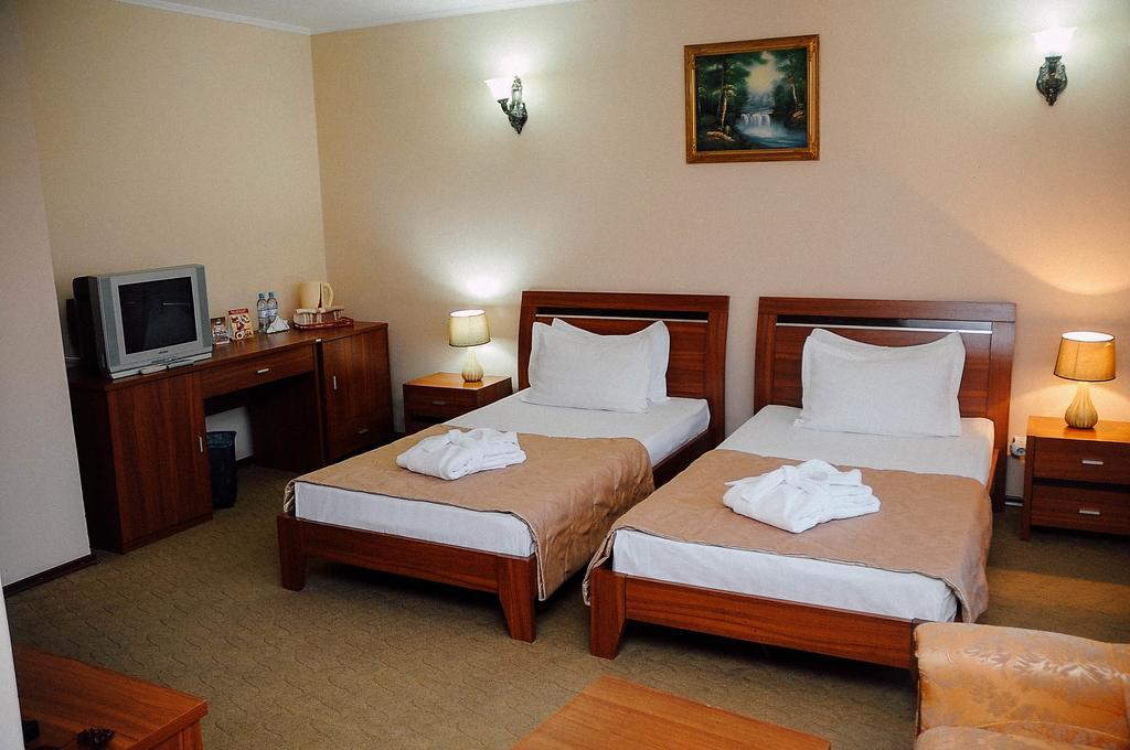 Dostyk Hotel Shymkent Exterior foto