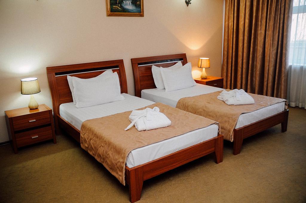 Dostyk Hotel Shymkent Exterior foto