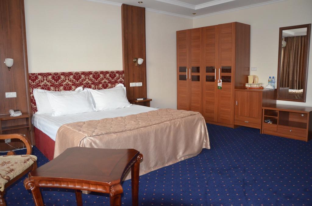 Dostyk Hotel Shymkent Exterior foto
