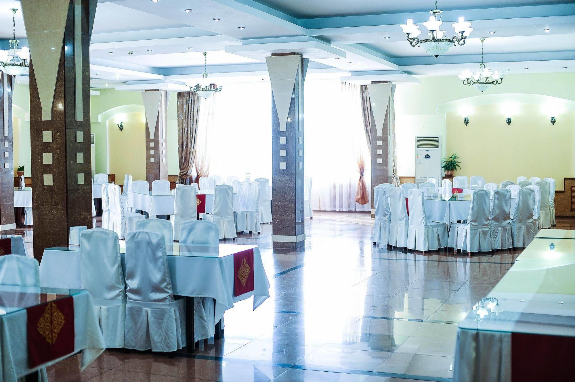 Dostyk Hotel Shymkent Exterior foto