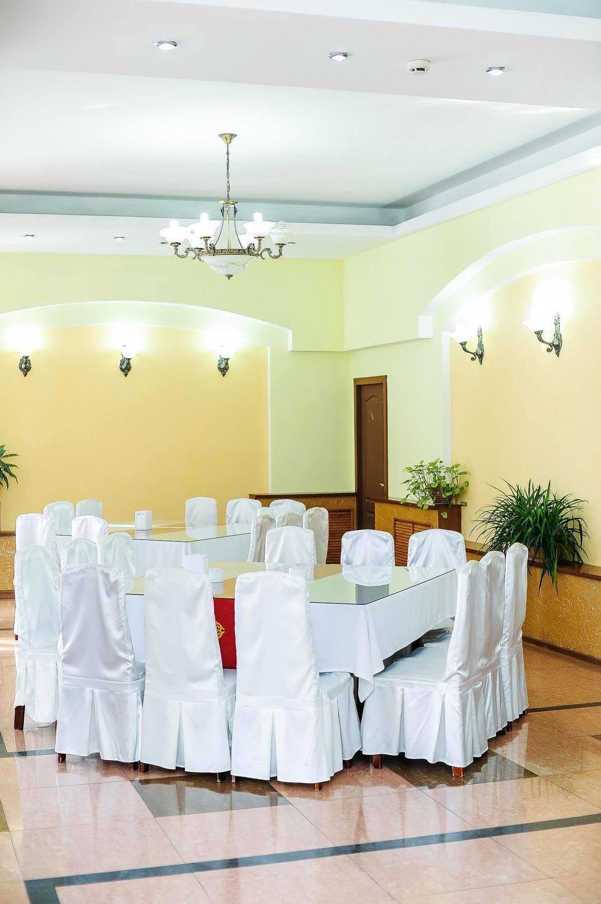 Dostyk Hotel Shymkent Exterior foto