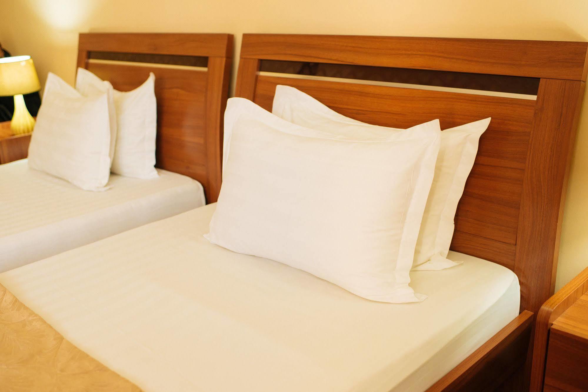 Dostyk Hotel Shymkent Exterior foto